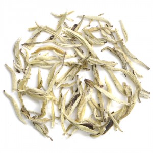 Белый Чай "Бай Хао Инь Чжэнь Гу Шу" (Серебряные иглы с белым ворсом с Древних Деревьев)