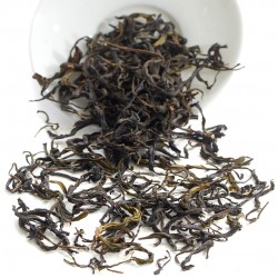 Улун "Фэн Хуан Дань Цун Цзю До Цзы" (Зубья Пилы) Улун "Фэн Хуан Дань Цун Цзю До Цзы" (Зубья Пилы)