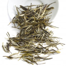Зеленый чай "Хуан Я Сун Чжень" (Сосновые Иглы Золотые Почки)