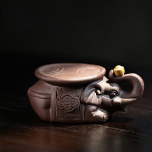 Подставка для крышечки чайника "Слон со Слитком Золота №1"